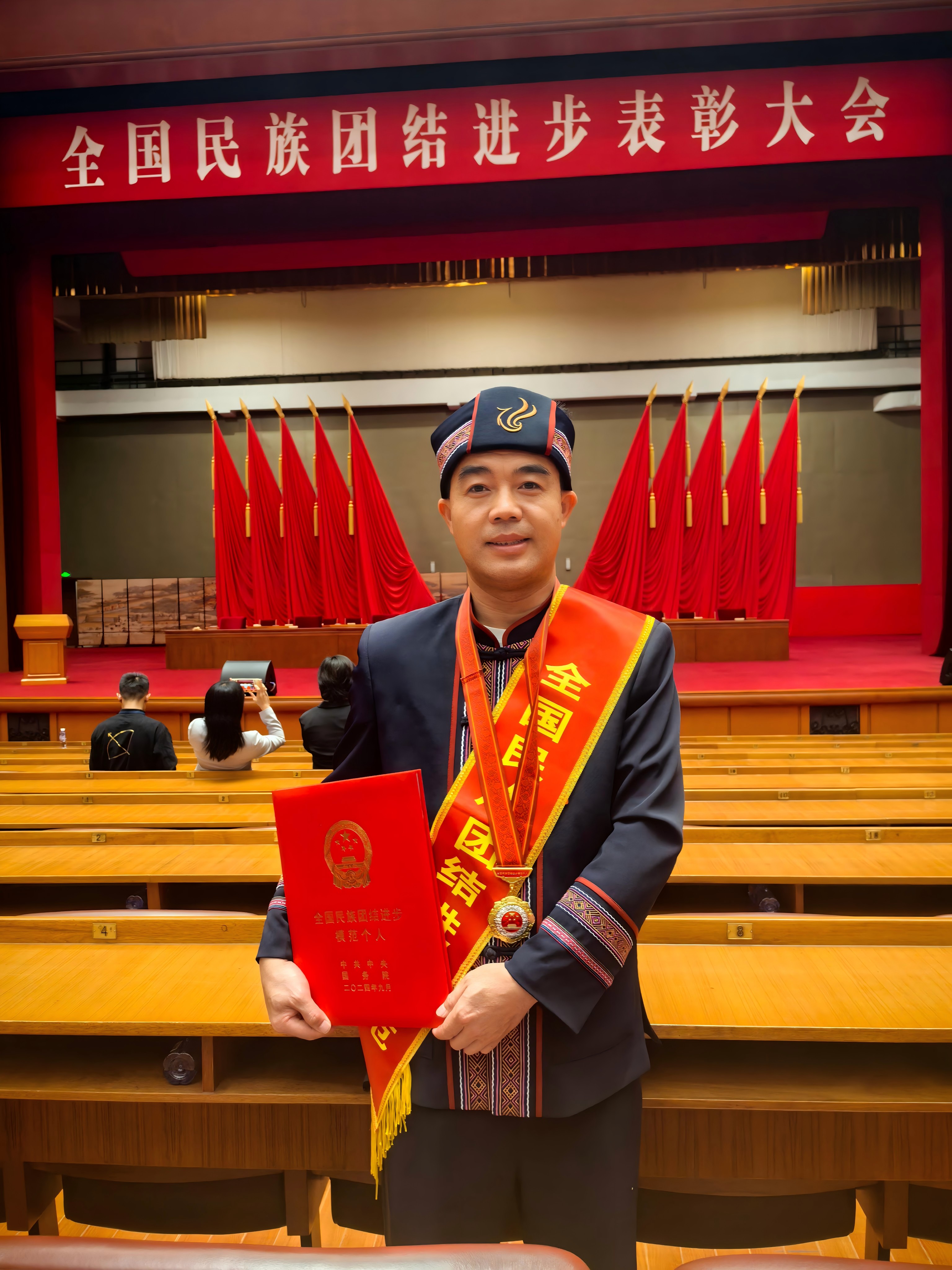 1、銀總獲獎(jiǎng)圖片(1)